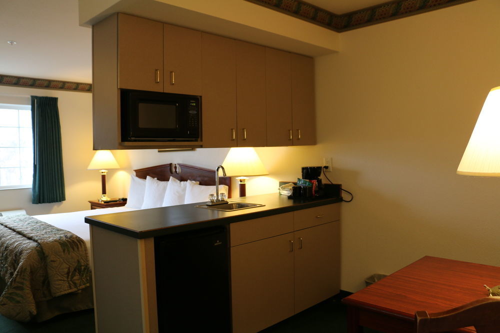 Guesthouse Inn & Suites Kelso/Longview Экстерьер фото